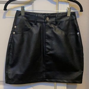 LEATHER MINI SKIRT • LIONESS
